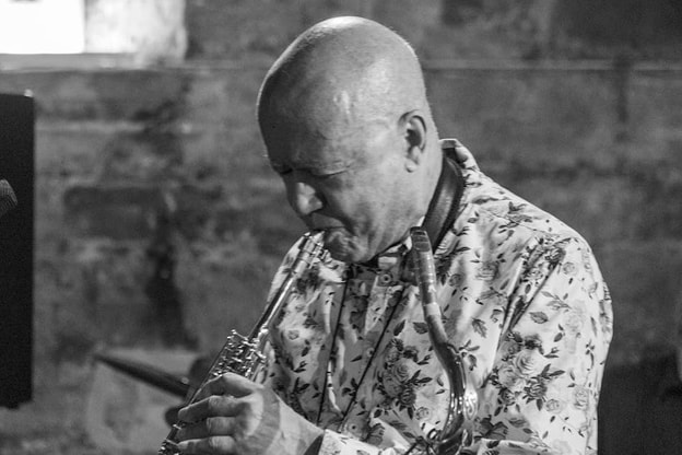 Saxophone legend Art Themen